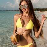 Kusursuz eve gelen hanım Ayşen