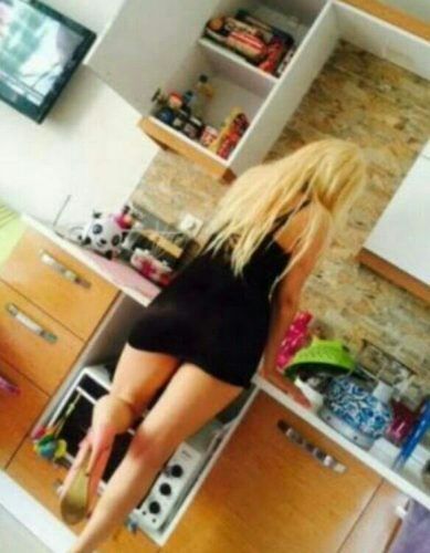 Mersin Bölgesinde Elit Eskortun Rengi Hiç Sönmez