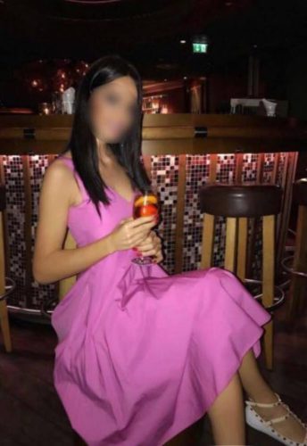 Mersin Escort Ela: Çılgınca bir gece sizi bekliyor!