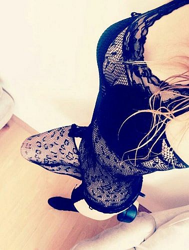 Mezitli Gerçek Resimli Escort Bayan Serpil