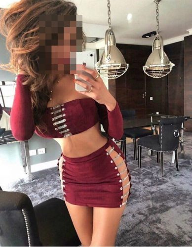 Sarışın Escort Ikbal